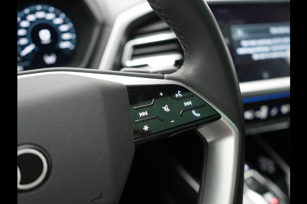 Audi Q4 e-tron 40 Advanced edition 77 kWh 204pk Dealer O.H | SOH 96.6% | Panodak | Adaptive Cruise | Matrix LED | Camera | Sportstoelen Verwarmd | Blis | Sfeerverlichting | Apple Carplay | DAB | Navigatie | 20"L.M