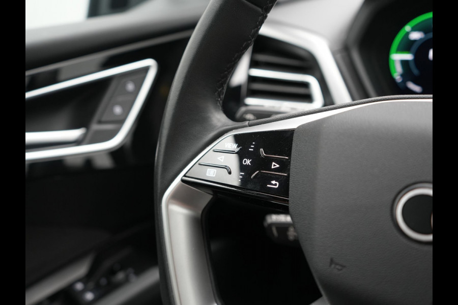 Audi Q4 e-tron 40 Advanced edition 77 kWh 204pk Dealer O.H | SOH 96.6% | Panodak | Adaptive Cruise | Matrix LED | Camera | Sportstoelen Verwarmd | Blis | Sfeerverlichting | Apple Carplay | DAB | Navigatie | 20"L.M