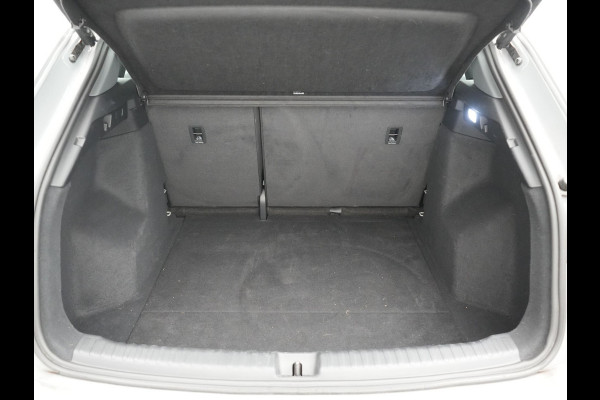 Audi Q4 e-tron 40 Advanced edition 77 kWh 204pk Dealer O.H | SOH 96.6% | Panodak | Adaptive Cruise | Matrix LED | Camera | Sportstoelen Verwarmd | Blis | Sfeerverlichting | Apple Carplay | DAB | Navigatie | 20"L.M