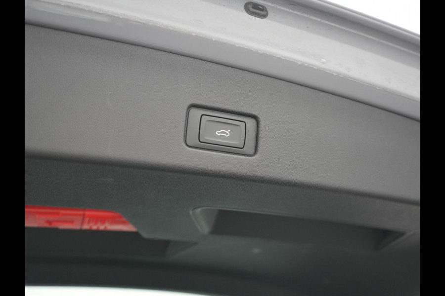 Audi Q4 e-tron 40 Advanced edition 77 kWh 204pk Dealer O.H | SOH 96.6% | Panodak | Adaptive Cruise | Matrix LED | Camera | Sportstoelen Verwarmd | Blis | Sfeerverlichting | Apple Carplay | DAB | Navigatie | 20"L.M