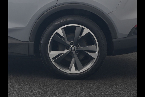 Audi Q4 e-tron 40 Advanced edition 77 kWh 204pk Dealer O.H | SOH 96.6% | Panodak | Adaptive Cruise | Matrix LED | Camera | Sportstoelen Verwarmd | Blis | Sfeerverlichting | Apple Carplay | DAB | Navigatie | 20"L.M