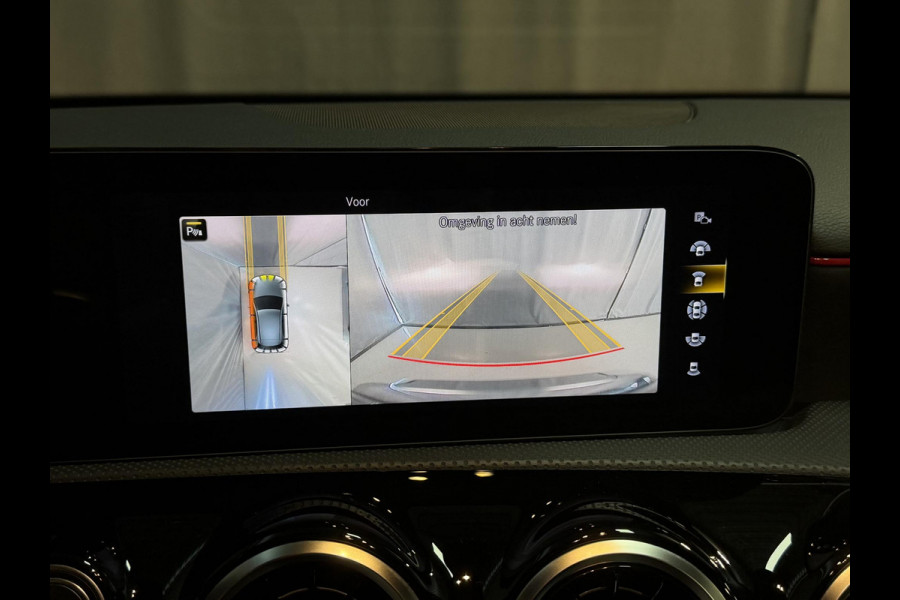 Mercedes-Benz A-Klasse 250 e AMG Line 18"/SOH 97%/360 camera/PDC v+a/Stoelverwarming/Apple Carplay & Android Auto/DAB/Navigatie/Climate