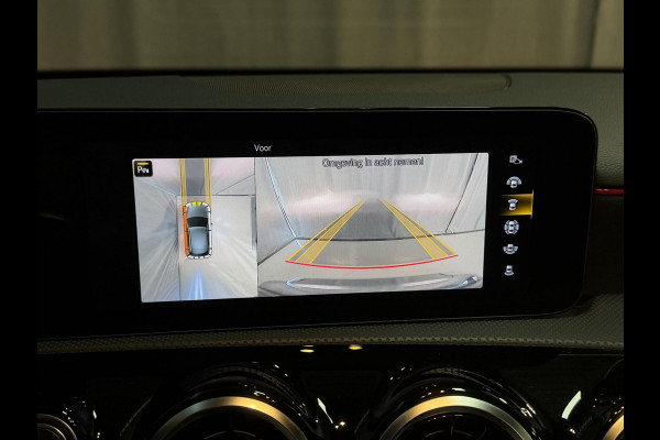 Mercedes-Benz A-Klasse 250 e AMG Line 18"/SOH 97%/360 camera/PDC v+a/Stoelverwarming/Apple Carplay & Android Auto/DAB/Navigatie/Climate