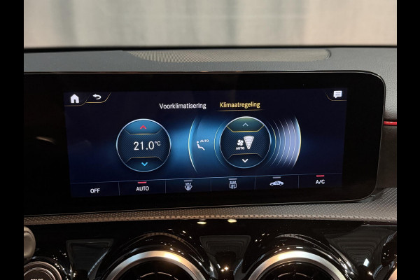 Mercedes-Benz A-Klasse 250 e AMG Line 18"/SOH 97%/360 camera/PDC v+a/Stoelverwarming/Apple Carplay & Android Auto/DAB/Navigatie/Climate