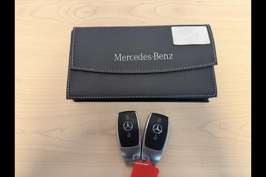 Mercedes-Benz A-Klasse 250 e AMG Line 18"/SOH 97%/360 camera/PDC v+a/Stoelverwarming/Apple Carplay & Android Auto/DAB/Navigatie/Climate