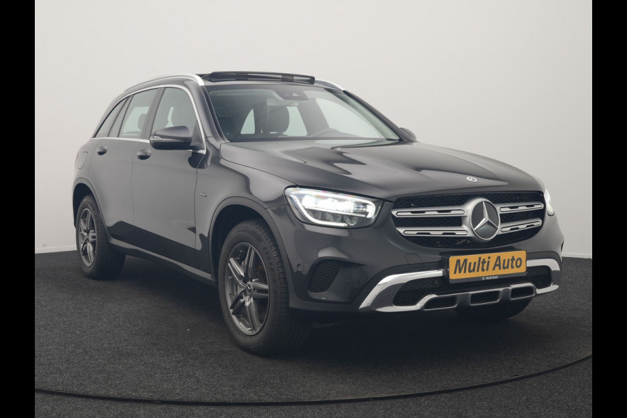 Mercedes-Benz GLC 300e 4MATIC PHEV 313pk Dealer O.H | Panodak | Sportstoelen Verwarmd | Sfeerverlichting | Cruise Control | Blis | Apple Carplay | Navigatie | 18"L.M | Plug In Hybrid
