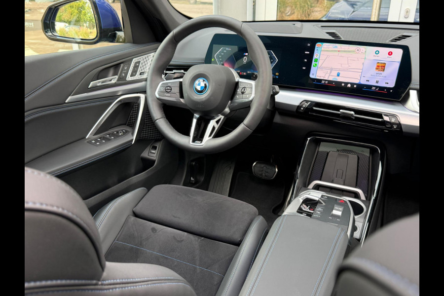 BMW X1 xDrive30e 326PK M-Sport |Full Option|Pano|H/K|DrivingAssProf|Innovation|20"|Trekhaak