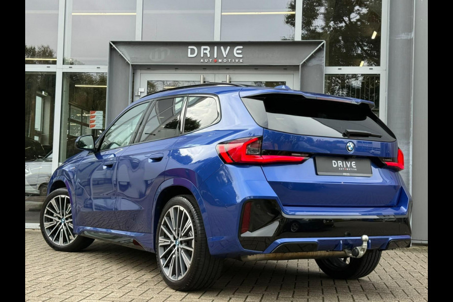 BMW X1 xDrive30e 326PK M-Sport |Full Option|Pano|H/K|DrivingAssProf|Innovation|20"|Trekhaak