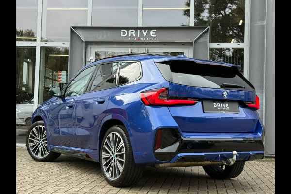 BMW X1 xDrive30e 326PK M-Sport |Full Option|Pano|H/K|DrivingAssProf|Innovation|20"|Trekhaak