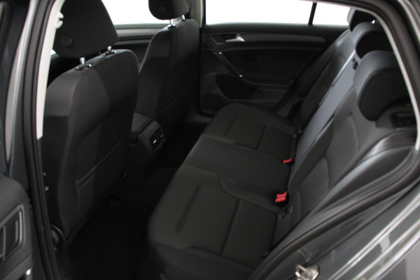 Volkswagen e-Golf Edition Automaat SOH 89% Navigatie Digitale Cockpit Bluetooth Cruise Control Lichtmetalen Velgen Camera Parkeer Sensoren