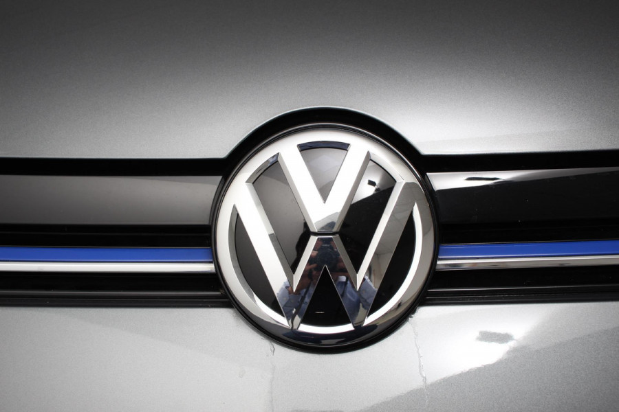 Volkswagen e-Golf Edition Automaat SOH 89% Navigatie Digitale Cockpit Bluetooth Cruise Control Lichtmetalen Velgen Camera Parkeer Sensoren