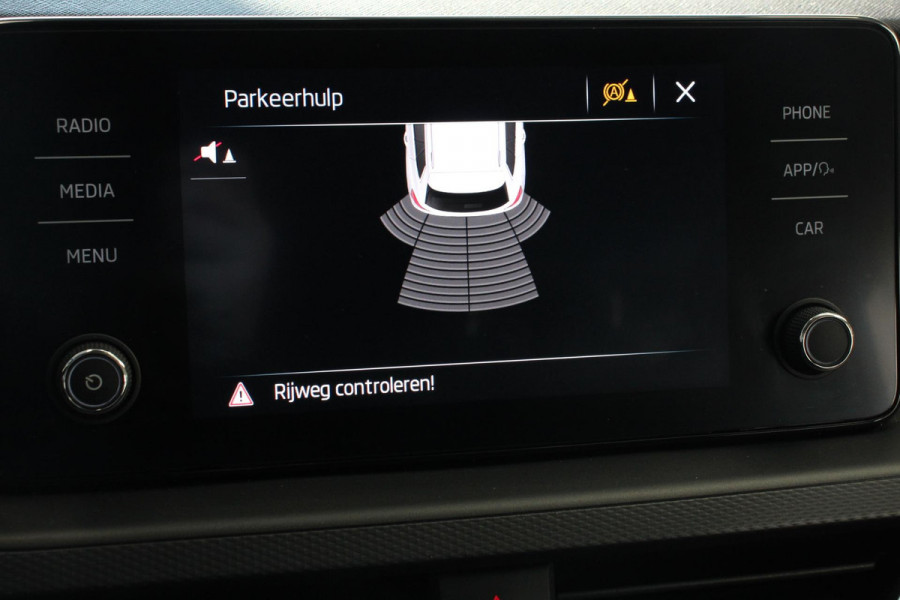 Škoda Kamiq 1.0 TSI 110pk Automaat Life Navigatie Apple Carplay/Android Auto Airco Dab Led Adaptive Cruise Control Verwarmde voorstoelen