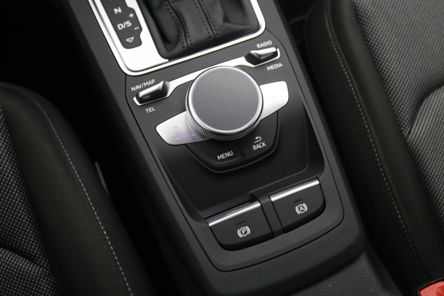 Audi Q2 35 TFSI 150 PK Automaat S-Line Edition, Panoramadak, LED, Camera, Cruise Control