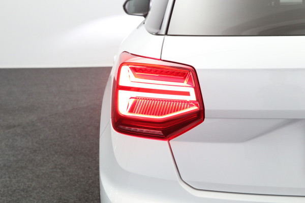 Audi Q2 35 TFSI 150 PK Automaat S-Line Edition, Panoramadak, LED, Camera, Cruise Control
