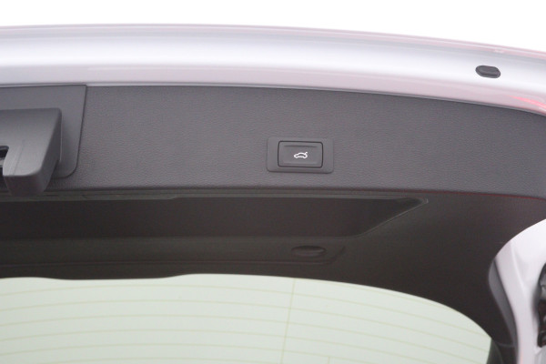 Audi Q2 35 TFSI 150 PK Automaat S-Line Edition, Panoramadak, LED, Camera, Cruise Control