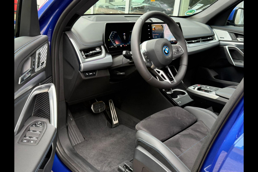 BMW X1 xDrive30e 326PK M-Sport |Full Option|Pano|H/K|DrivingAssProf|Innovation|20"|Trekhaak