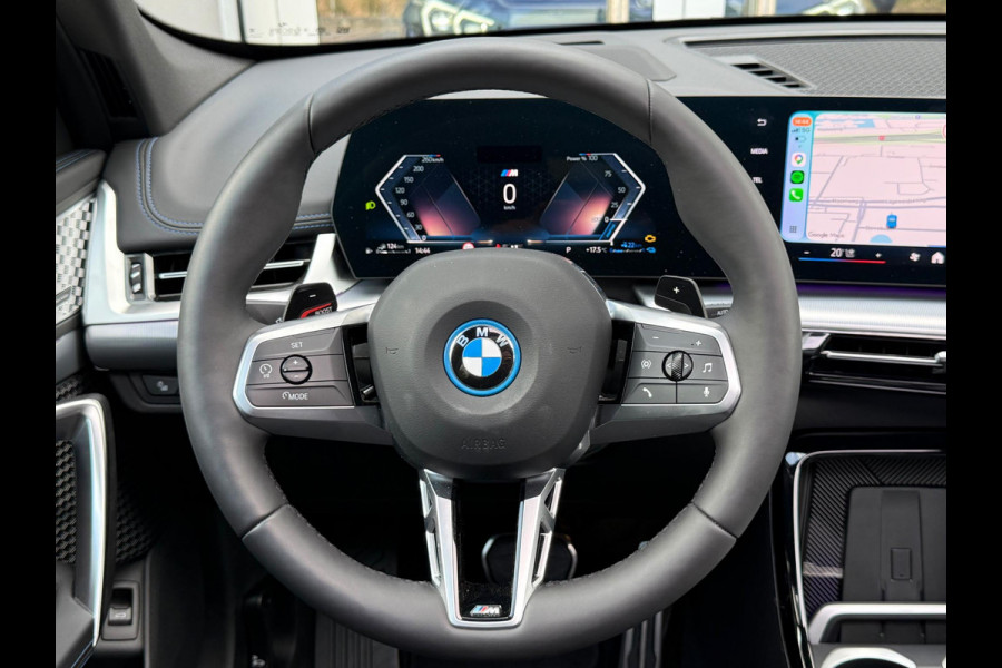 BMW X1 xDrive30e 326PK M-Sport |Full Option|Pano|H/K|DrivingAssProf|Innovation|20"|Trekhaak
