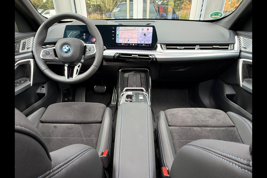 BMW X1 xDrive30e 326PK M-Sport |Full Option|Pano|H/K|DrivingAssProf|Innovation|20"|Trekhaak