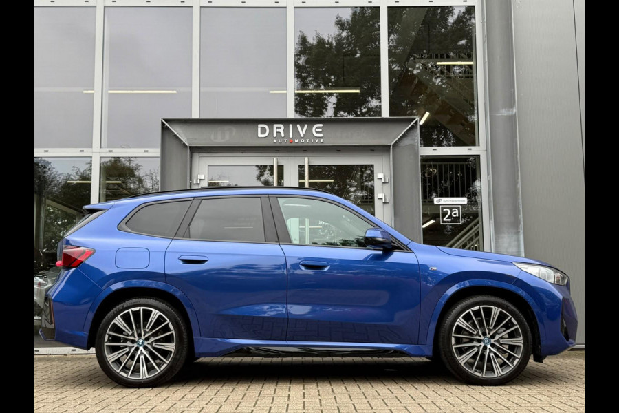 BMW X1 xDrive30e 326PK M-Sport |Full Option|Pano|H/K|DrivingAssProf|Innovation|20"|Trekhaak