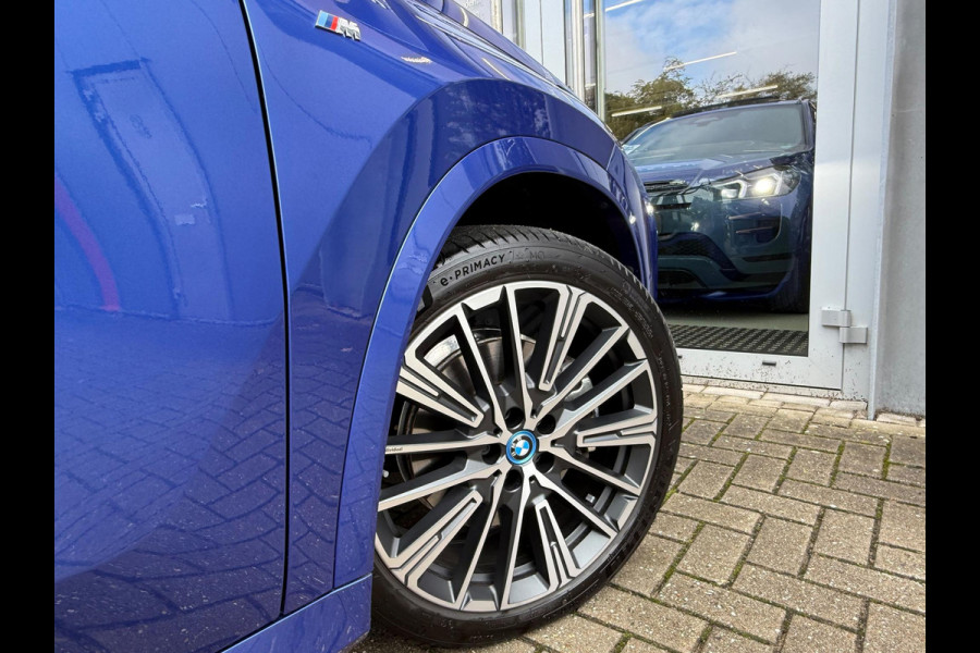 BMW X1 xDrive30e 326PK M-Sport |Full Option|Pano|H/K|DrivingAssProf|Innovation|20"|Trekhaak