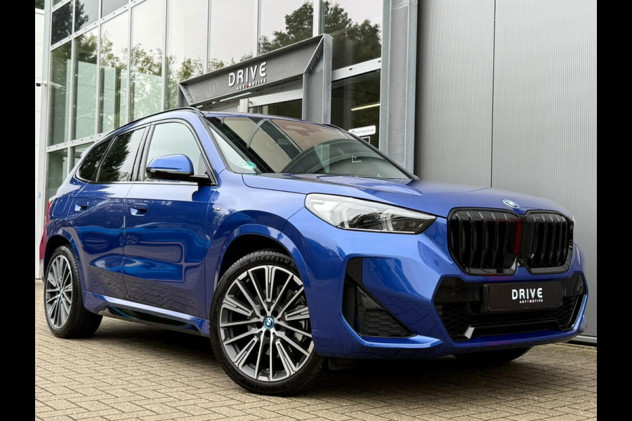 BMW X1 xDrive30e 326PK M-Sport |Full Option|Pano|H/K|DrivingAssProf|Innovation|20"|Trekhaak