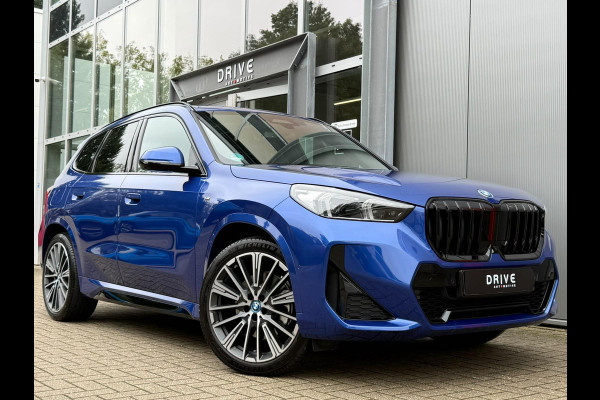 BMW X1 xDrive30e 326PK M-Sport |Full Option|Pano|H/K|DrivingAssProf|Innovation|20"|Trekhaak