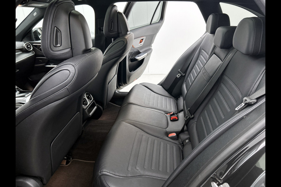 Mercedes-Benz C-Klasse Estate 300 e AMG Line | AMG-LIne In en exterieru | Sfeefverlichting | Stoe verwarming + Koeling | Trekhaak | Pano- Schuif kanteldak | Inclusief 24 maanden Mercedes-Benz Certified garantie voor Europa.