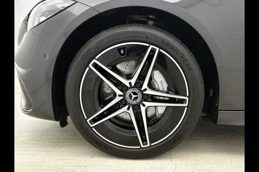 Mercedes-Benz C-Klasse Estate 300 e AMG Line | AMG-LIne In en exterieru | Sfeefverlichting | Stoe verwarming + Koeling | Trekhaak | Pano- Schuif kanteldak | Inclusief 24 maanden Mercedes-Benz Certified garantie voor Europa.