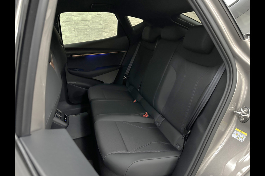 CUPRA Tavascan 286pk NIEUW & RUIM 3000,= VOORDEEL! | 77 kWh | Nieuw! | Winter-Pack | Warmtepomp | Verlengde Fabrieksgarantie | 7x Op Voorraad | 3-Zone Clima | Verwarmde Voorruit | Keyless-Entry | Sfeerverlichting | Stoelverwarming | Carplay | Stuurverwarming | Getint Glas | 19 inch | Lane-Assist | Camera | Draadloos Laden |