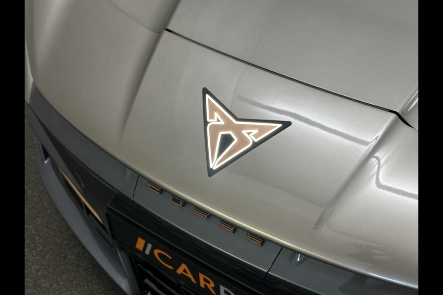 CUPRA Tavascan 286pk NIEUW & RUIM 3000,= VOORDEEL! | 77 kWh | Nieuw! | Winter-Pack | Warmtepomp | Verlengde Fabrieksgarantie | 7x Op Voorraad | 3-Zone Clima | Verwarmde Voorruit | Keyless-Entry | Sfeerverlichting | Stoelverwarming | Carplay | Stuurverwarming | Getint Glas | 19 inch | Lane-Assist | Camera | Draadloos Laden |