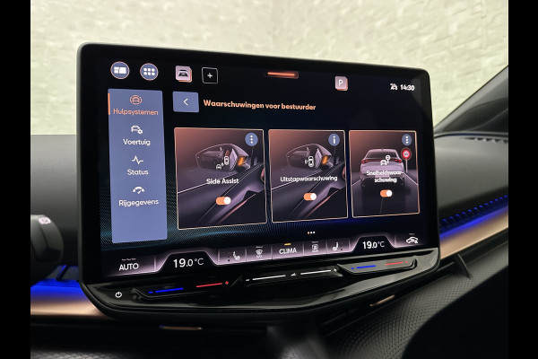 CUPRA Tavascan 286pk NIEUW & RUIM 3000,= VOORDEEL! | 77 kWh | Nieuw! | Winter-Pack | Warmtepomp | Verlengde Fabrieksgarantie | 7x Op Voorraad | 3-Zone Clima | Verwarmde Voorruit | Keyless-Entry | Sfeerverlichting | Stoelverwarming | Carplay | Stuurverwarming | Getint Glas | 19 inch | Lane-Assist | Camera | Draadloos Laden |