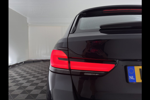 BMW 5 Serie Touring 530e M-Sportpack Business Edition Plus (Plug-in) {SoH-85%} (INCL-BTW) *LEATHER | LASER-LED | ADAPTIVE-CRUISE | BLINDSPOT | MEMORY-PACK | DIGI-COCKPIT | HIFI-SOUND | CAMERA | NAVI-FULLMAP | PRIVACY-GLASS | SHIFTPADDLES | AMBIENTLIGHT | HEAD-UP | 18"AL