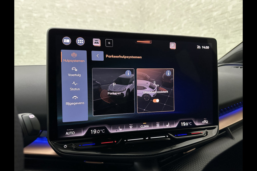 CUPRA Tavascan 286pk 77 kWh Aero-pack | Nieuw! | Winter-Pack | Warmtepomp | Verlengde Fabrieksgarantie | 7x Op Voorraad | Adaptive Cruise Contr 3-Zone Clima | Verwarmde Voorruit | Keyless-Entry | Sfeerverlichting | Stoelverwarming | Carplay | Stuurverwarming | Getint Glas | 19 inch | Lane-Assist | Camera | Draadloos Laden |