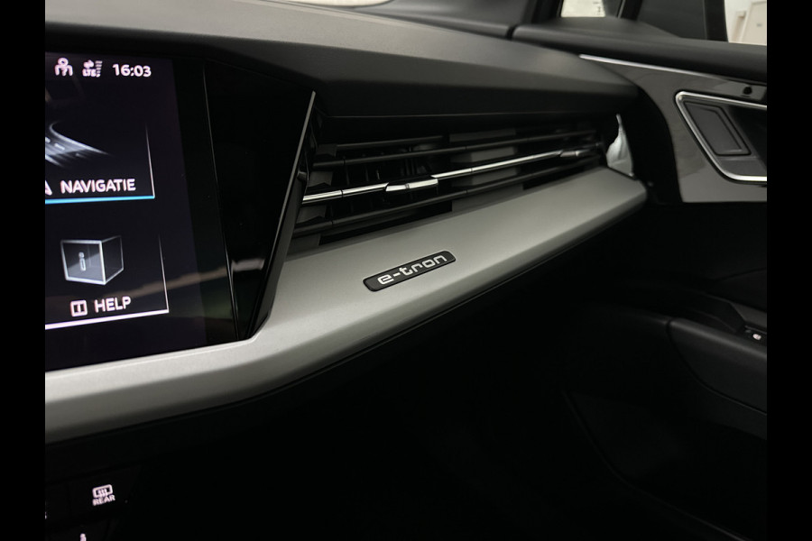 Audi Q4 e-tron 40 S-Line 77 kWh | Panorama | #RS-Leder | Warmtepomp | Sportstoelen | ACC | Lane Ass. | 5x Q4 op voorraad! | MMi+ | Virtual-Cockpit | 3-Zone Climate Control | Getint Glas | Zwarte Hemel | Elktr. A klep | Kieselgrijs | Btw Auto.