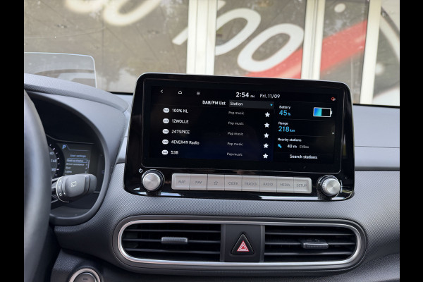 Hyundai Kona EV Premium 64 kWh / Warmtepomp / Keyless / Stoelverw. + ventilatie / HU-display
