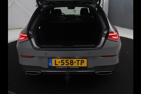 Mercedes-Benz CLA-Klasse Shooting Brake 200 Business Solution Luxury | Panoramadak | Adaptive cruise | Memory | Trekhaak | Stoelverwarming | Camera | Park assist | Sfeerverlichting | Carplay | Climate control