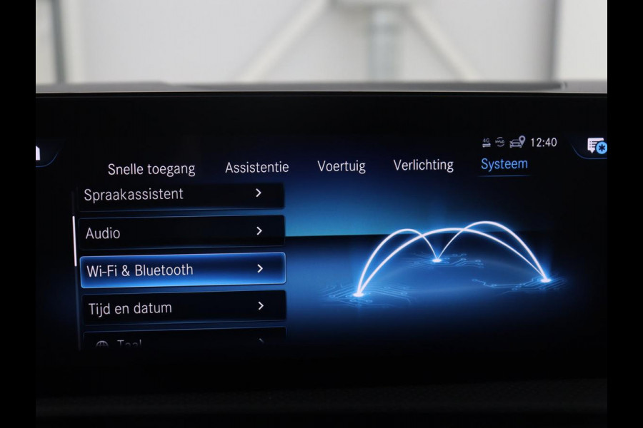 Mercedes-Benz CLA-Klasse Shooting Brake 200 Business Solution Luxury | Panoramadak | Adaptive cruise | Memory | Trekhaak | Stoelverwarming | Camera | Park assist | Sfeerverlichting | Carplay | Climate control