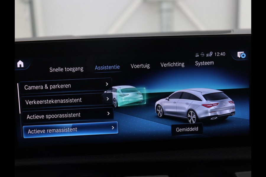 Mercedes-Benz CLA-Klasse Shooting Brake 200 Business Solution Luxury | Panoramadak | Adaptive cruise | Memory | Trekhaak | Stoelverwarming | Camera | Park assist | Sfeerverlichting | Carplay | Climate control