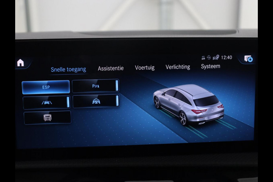 Mercedes-Benz CLA-Klasse Shooting Brake 200 Business Solution Luxury | Panoramadak | Adaptive cruise | Memory | Trekhaak | Stoelverwarming | Camera | Park assist | Sfeerverlichting | Carplay | Climate control