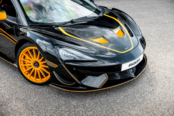 McLaren 620R 3.8 V8 / 1 of 225 / MSO R Pack / Bowers & Wilkins / MSO Defined Carbon Fibre / McLaren Track Telemetry