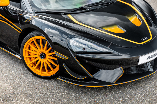 McLaren 620R 3.8 V8 / 1 of 225 / MSO R Pack / Bowers & Wilkins / MSO Defined Carbon Fibre / McLaren Track Telemetry
