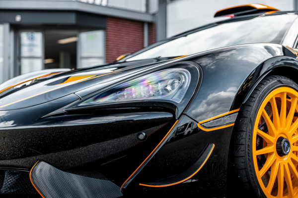 McLaren 620R 3.8 V8 / 1 of 225 / MSO R Pack / Bowers & Wilkins / MSO Defined Carbon Fibre / McLaren Track Telemetry