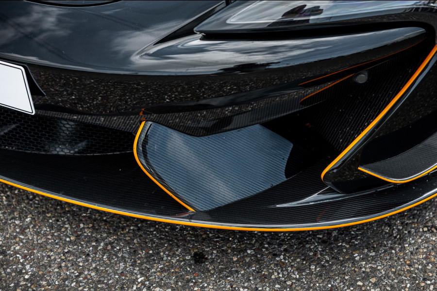 McLaren 620R 3.8 V8 / 1 of 225 / MSO R Pack / Bowers & Wilkins / MSO Defined Carbon Fibre / McLaren Track Telemetry