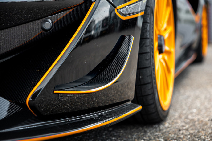 McLaren 620R 3.8 V8 / 1 of 225 / MSO R Pack / Bowers & Wilkins / MSO Defined Carbon Fibre / McLaren Track Telemetry