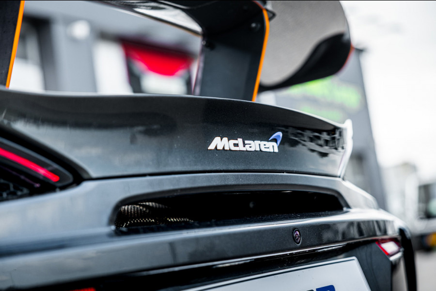McLaren 620R 3.8 V8 / 1 of 225 / MSO R Pack / Bowers & Wilkins / MSO Defined Carbon Fibre / McLaren Track Telemetry