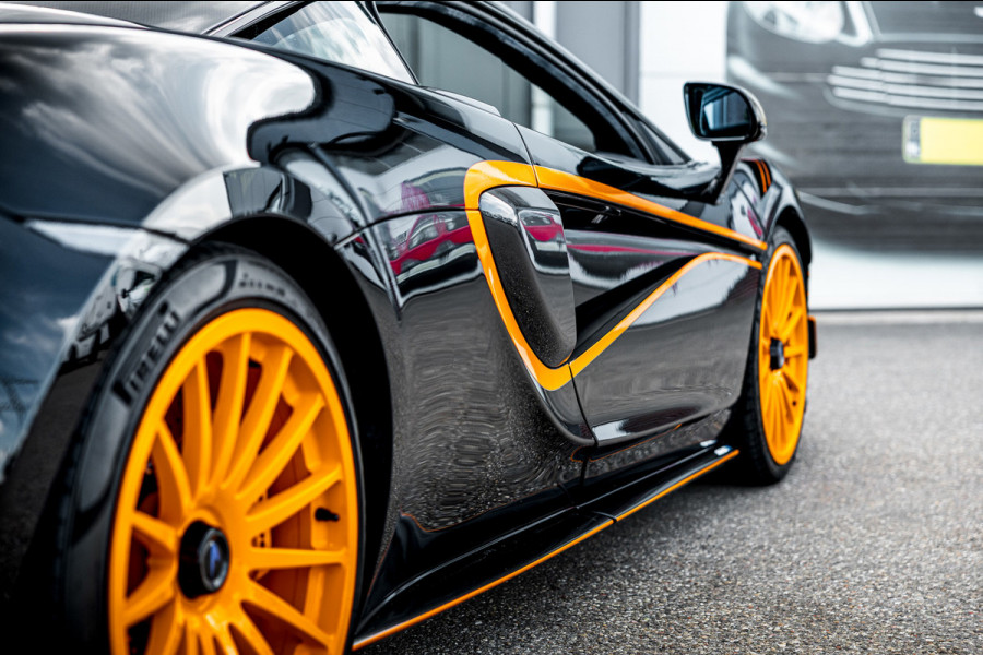 McLaren 620R 3.8 V8 / 1 of 225 / MSO R Pack / Bowers & Wilkins / MSO Defined Carbon Fibre / McLaren Track Telemetry