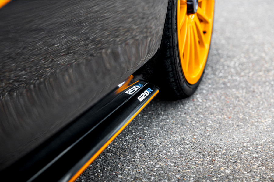 McLaren 620R 3.8 V8 / 1 of 225 / MSO R Pack / Bowers & Wilkins / MSO Defined Carbon Fibre / McLaren Track Telemetry