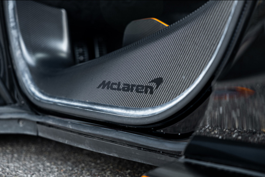 McLaren 620R 3.8 V8 / 1 of 225 / MSO R Pack / Bowers & Wilkins / MSO Defined Carbon Fibre / McLaren Track Telemetry