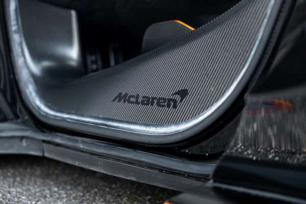 McLaren 620R 3.8 V8 / 1 of 225 / MSO R Pack / Bowers & Wilkins / MSO Defined Carbon Fibre / McLaren Track Telemetry