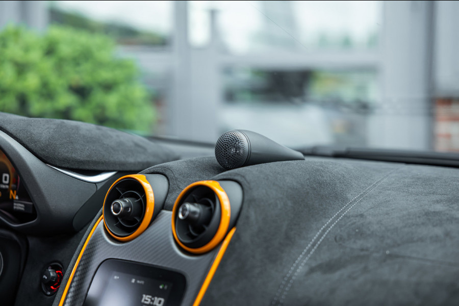 McLaren 620R 3.8 V8 / 1 of 225 / MSO R Pack / Bowers & Wilkins / MSO Defined Carbon Fibre / McLaren Track Telemetry